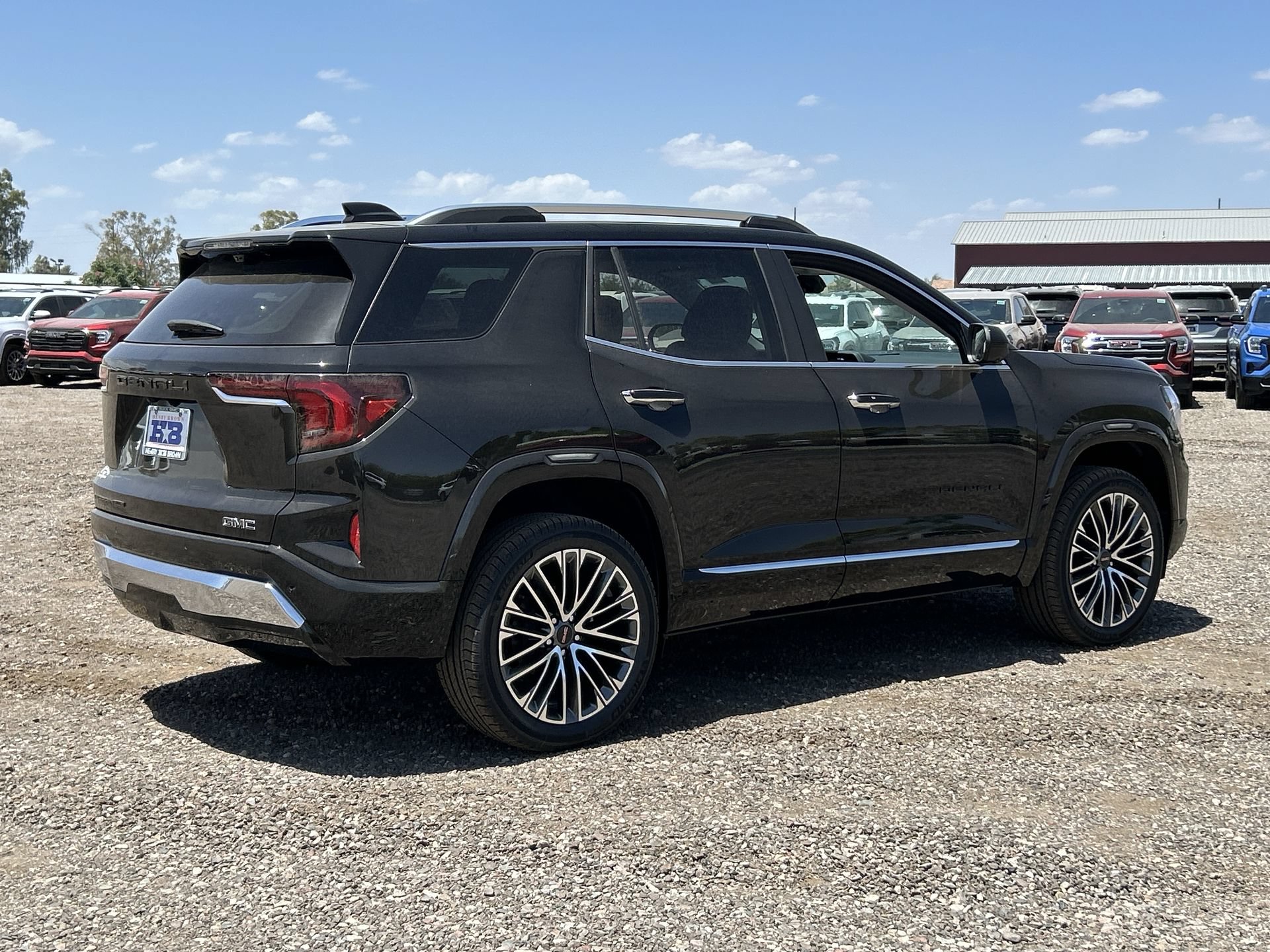New 2026 GMC Terrain Denali w/ LPO, Black Badging Package AWD/4WD image 46