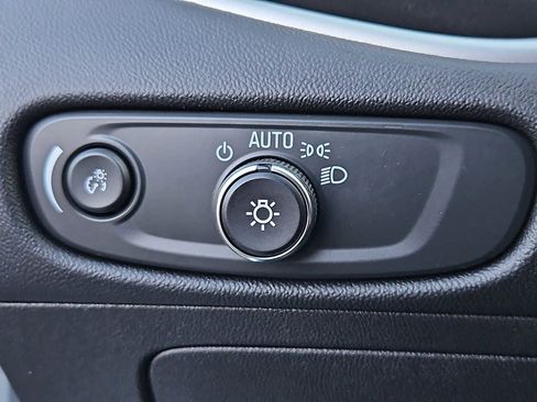 Used 2024 Chevrolet Malibu LT image 28