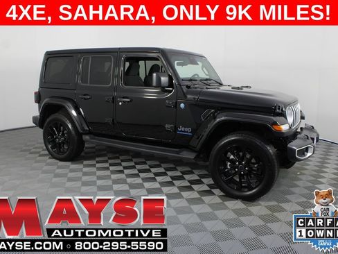 Used 2025 Jeep Wrangler Unlimited Sahara AWD/4WD image 1