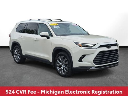 Certified 2024 Toyota Grand Highlander AWD image 4