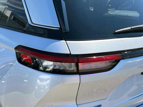 Used 2023 Jeep Grand Cherokee 4WD 4xe image 9