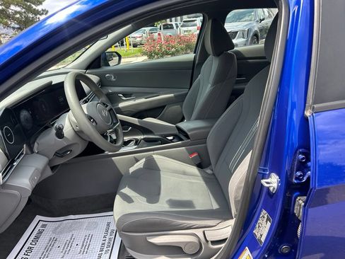 Used 2024 Hyundai Elantra SEL FWD image 21