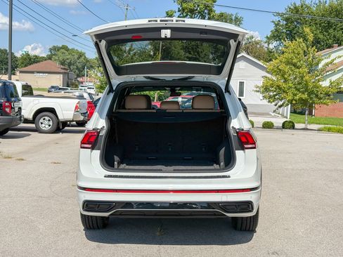 Used 2022 Volkswagen Tiguan SE R-Line AWD/4WD image 35