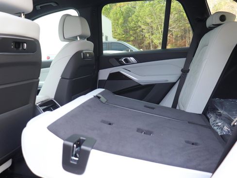 New 2026 BMW X5 xDrive40i w/ Climate Comfort Package image 14