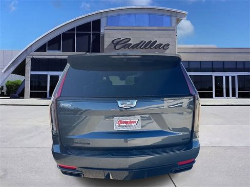 Used 2021 Cadillac Escalade Sport Platinum w/ LPO, ONYX Package image 5