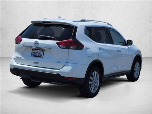 Used 2018 Nissan Rogue SV FWD image 5