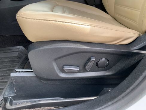 Used 2020 Ford Edge SEL FWD image 20