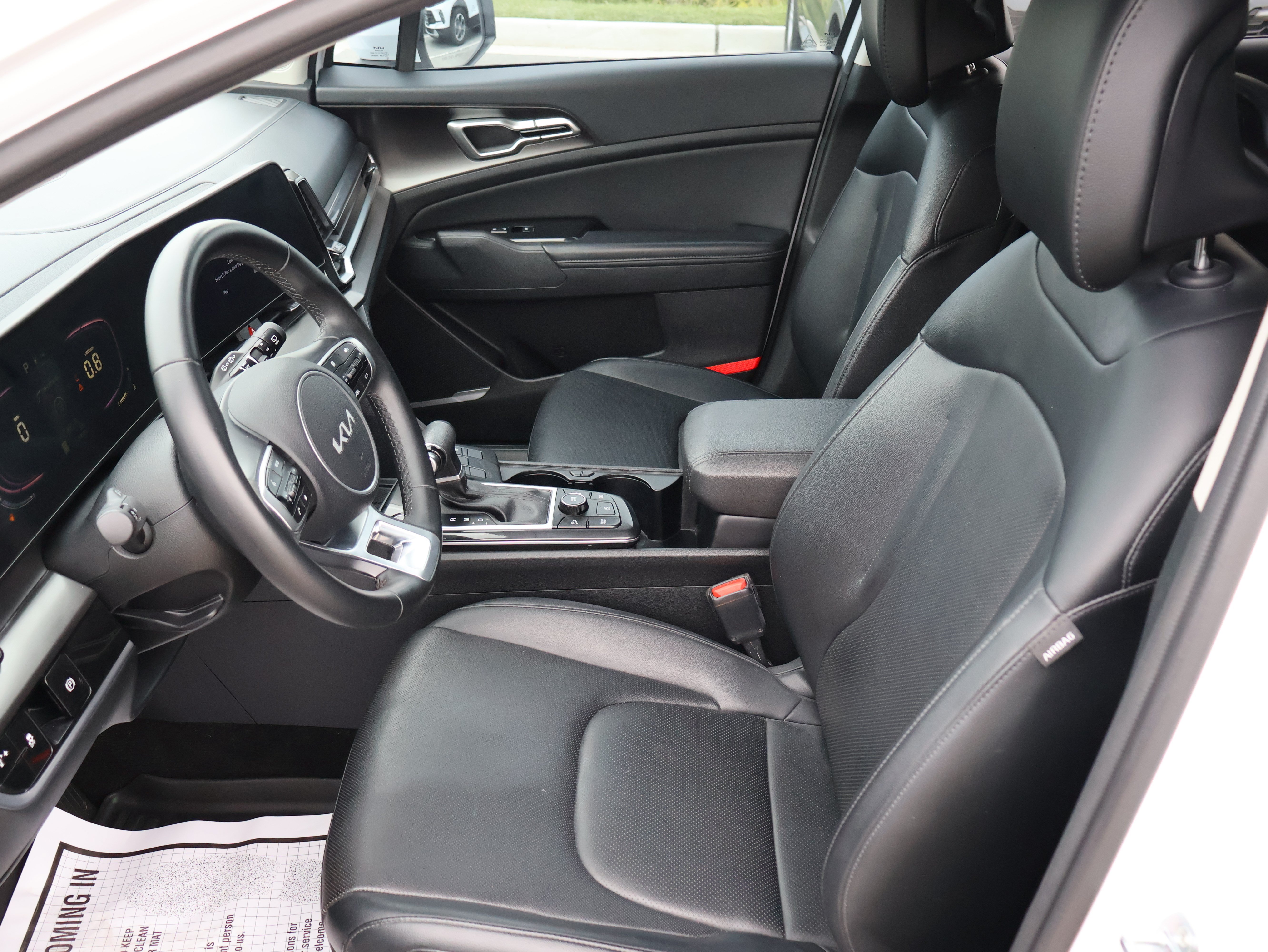 Used 2024 Kia Sportage EX FWD image 15