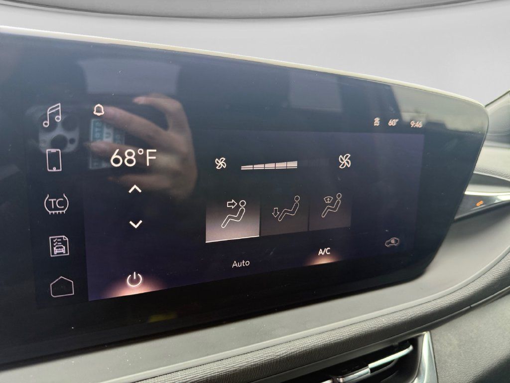 Used 2025 Buick Envista Preferred FWD image 27