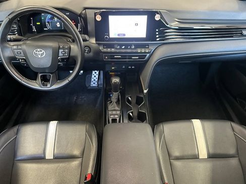 Used 2025 Toyota Camry SE FWD image 13