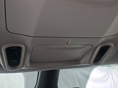 Used 2023 Chrysler Pacifica Limited image 34