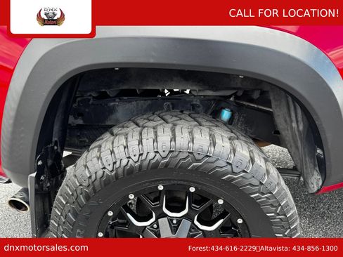 Used 2017 Toyota Tacoma TRD Off-Road AWD/4WD image 14