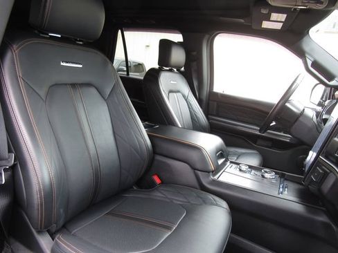 Used 2023 Ford Expedition Platinum AWD/4WD image 19