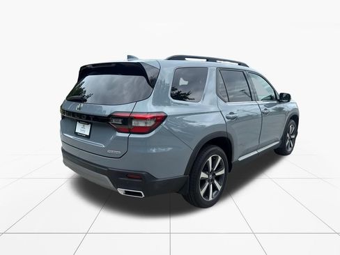 Certified 2024 Honda Pilot Touring image 8