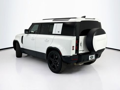 Used 2020 Land Rover Defender 110 SE image 7