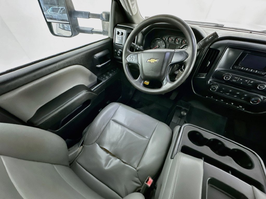 Used 2015 Chevrolet Silverado 3500 W/T w/ WT Convenience Package AWD/4WD image 9