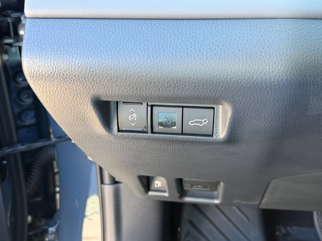 Used 2026 Toyota RAV4 XSE w/ Weather Package AWD/4WD image 31