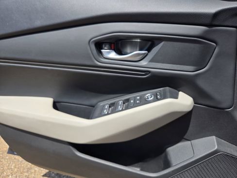 Used 2024 Honda Accord EX image 18