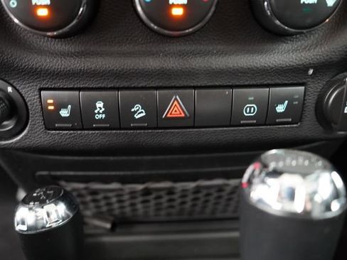 Used 2011 Jeep Wrangler Sahara w/ Dual Top Group image 28