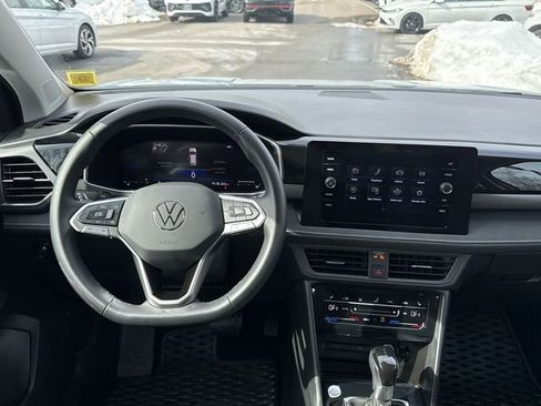 Certified 2025 Volkswagen Taos SE image 26