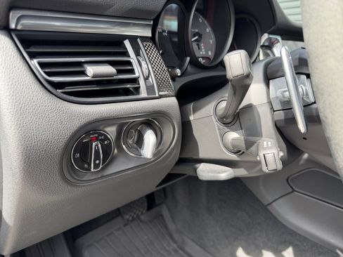 Certified 2023 Porsche Macan S image 23