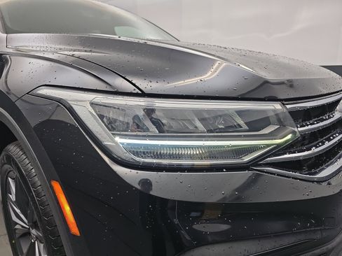 Used 2023 Volkswagen Tiguan SE image 10