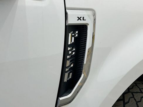 Used 2017 Ford F350 XL image 41