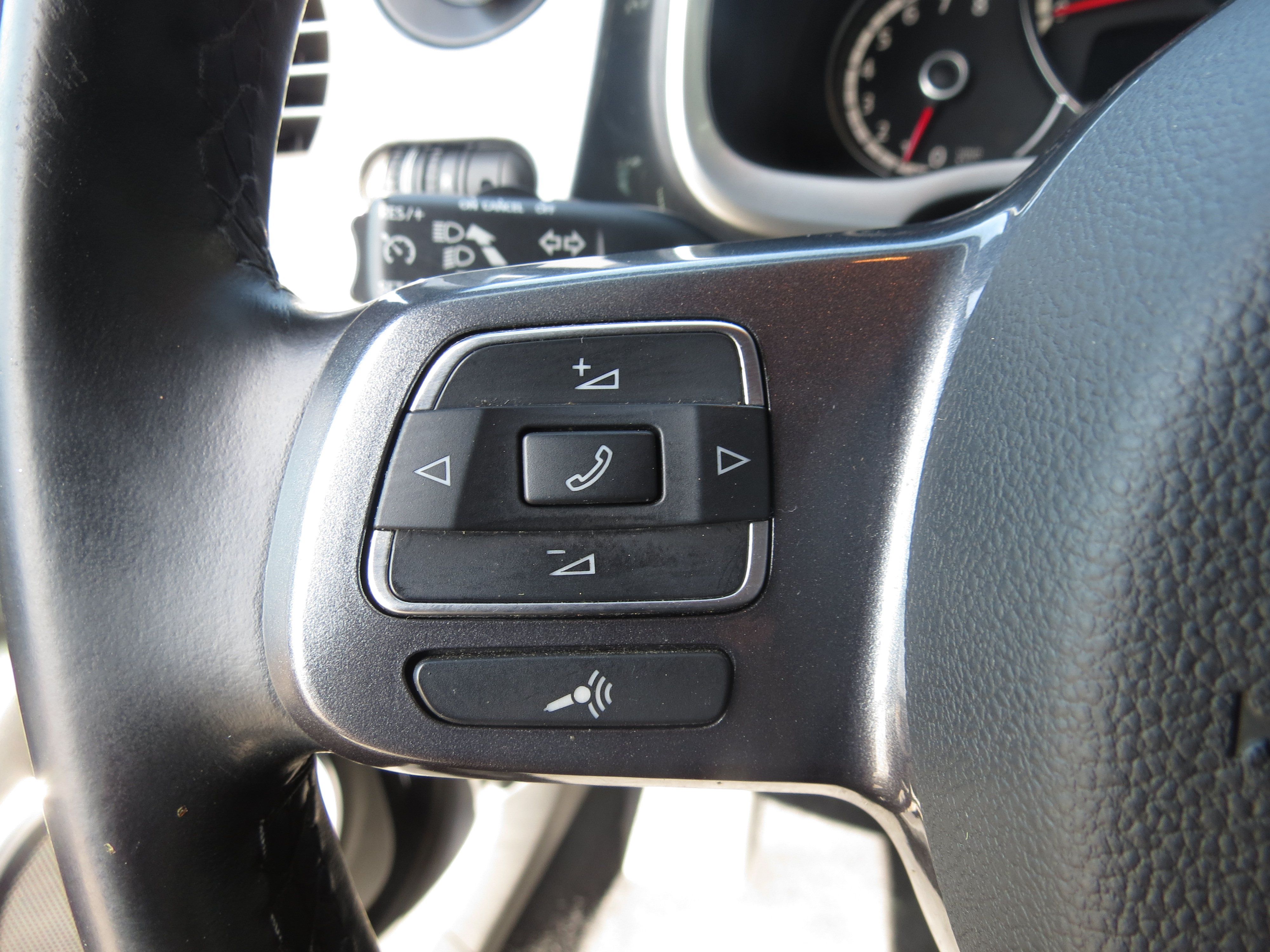 Used 2014 Volkswagen Beetle 1.8T FWD image 13
