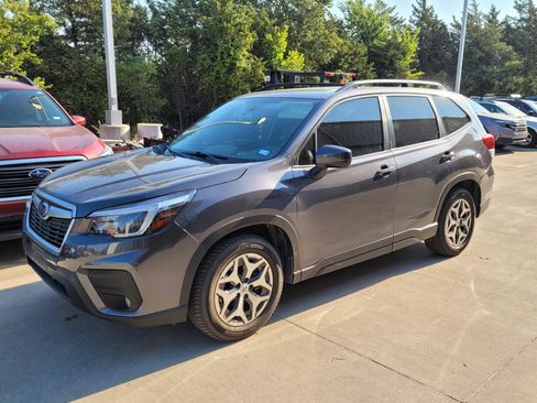 Used 2021 Subaru Forester Premium AWD/4WD image 1