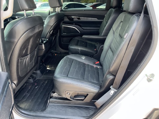 Used 2024 Kia Telluride SX Prestige w/ Towing Package AWD/4WD image 3