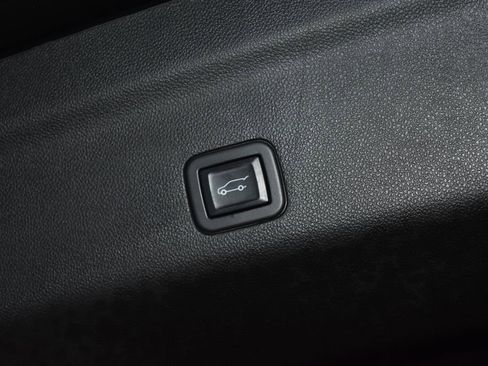 Used 2021 Chevrolet Tahoe Z71 AWD/4WD image 33