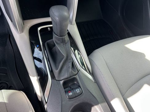 Used 2023 Toyota Corolla Cross L image 21