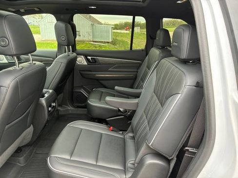 Certified 2025 Buick Enclave Avenir w/ Super Cruise Package AWD/4WD image 18