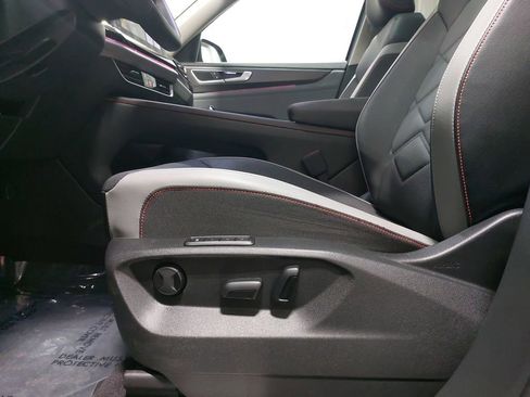 Used 2024 Volkswagen Atlas Peak Edition SEL image 32