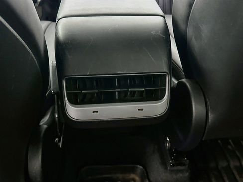 Used 2023 Tesla Model Y Long Range AWD/4WD image 27