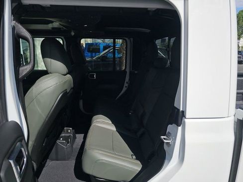 Used 2026 Jeep Gladiator Mojave image 14