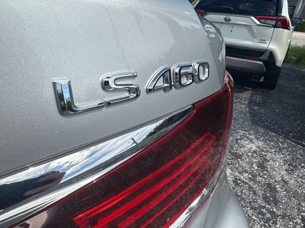 Used 2014 Lexus LS 460 w/ Comfort Package RWD image 14