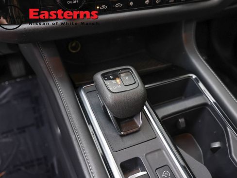 Used 2023 Nissan Pathfinder SV AWD/4WD image 13