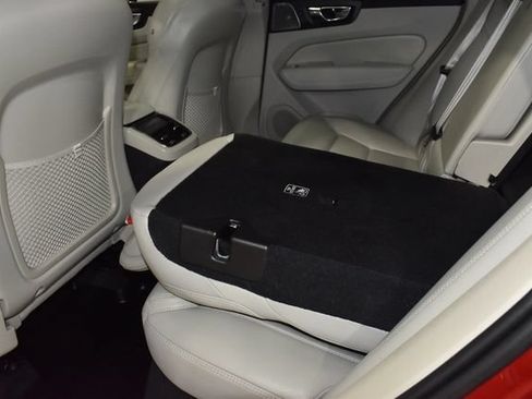 Used 2023 Volvo XC60 B6 Ultimate AWD/4WD image 24