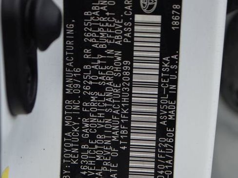 Used 2017 Toyota Camry SE image 17