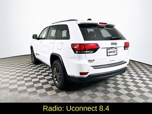 Used 2016 Jeep Grand Cherokee Laredo 75th Anniversary image 7