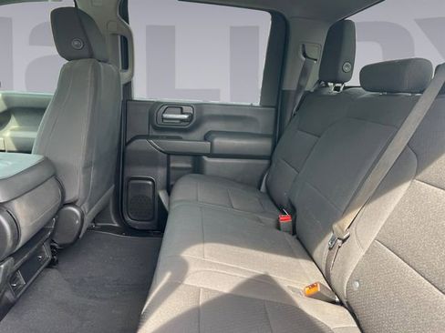 Used 2021 Chevrolet Silverado 2500 Custom w/ Custom Value Package image 16