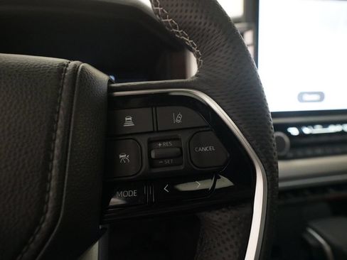 Used 2025 Toyota Sequoia Capstone AWD/4WD image 19