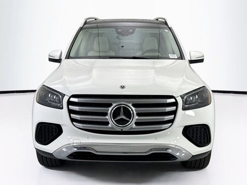 Used 2024 Mercedes-Benz GLS 450 4MATIC image 2