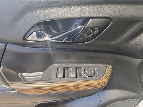 Used 2018 GMC Acadia SLE image 14