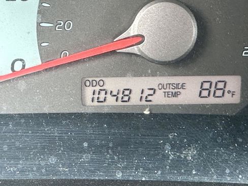 Used 2011 Toyota Camry SE FWD image 14