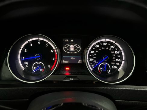 Used 2017 Volkswagen Golf R 4-Door image 20