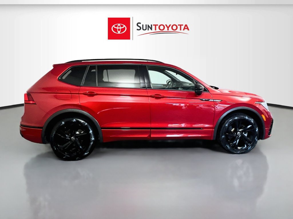 Used 2024 Volkswagen Tiguan SE R-Line FWD image 2