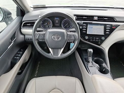Used 2019 Toyota Camry image 13