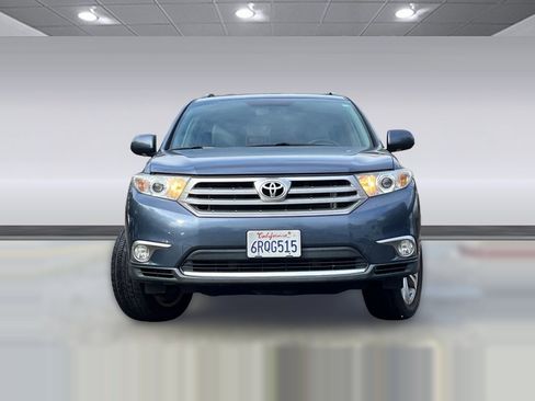 Used 2011 Toyota Highlander Limited w/ Tow Pkg image 4